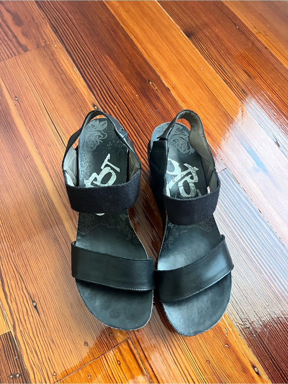 Black leather OTBT shoes